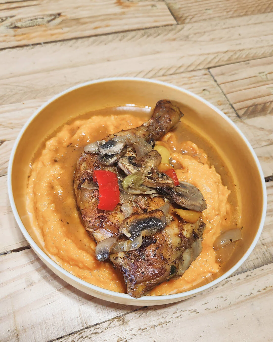 Cuisse de poulet, purée de patates douces maison